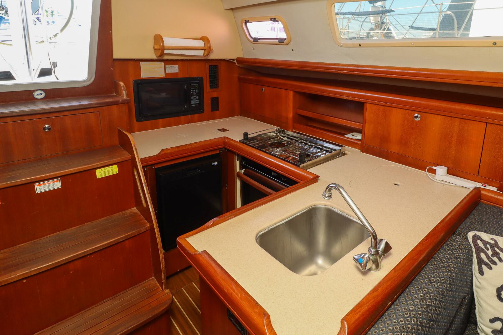 Utopia 33ft Hunter Yacht For Sale Utopia 33ft Hunter Yacht For Sale