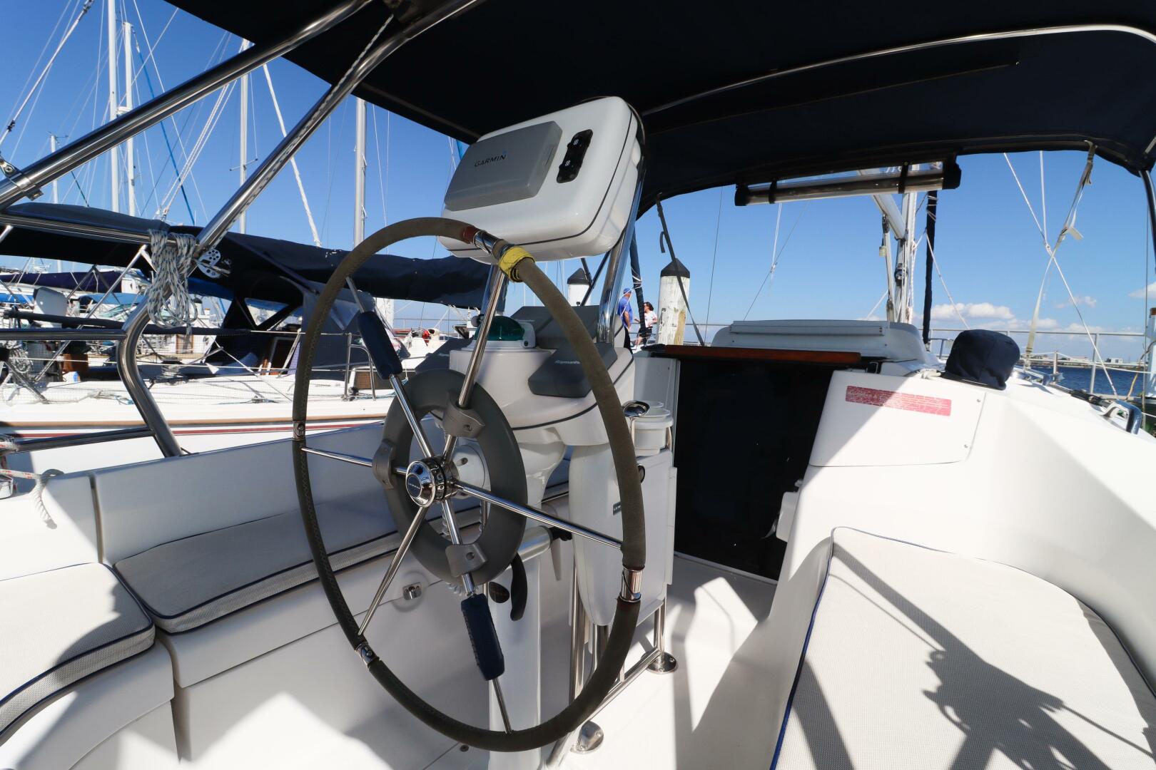 Utopia 33ft Hunter Yacht For Sale Utopia 33ft Hunter Yacht For Sale