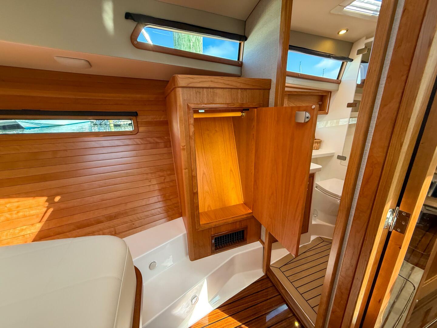 In Stock 42ft MJM Yacht For Sale