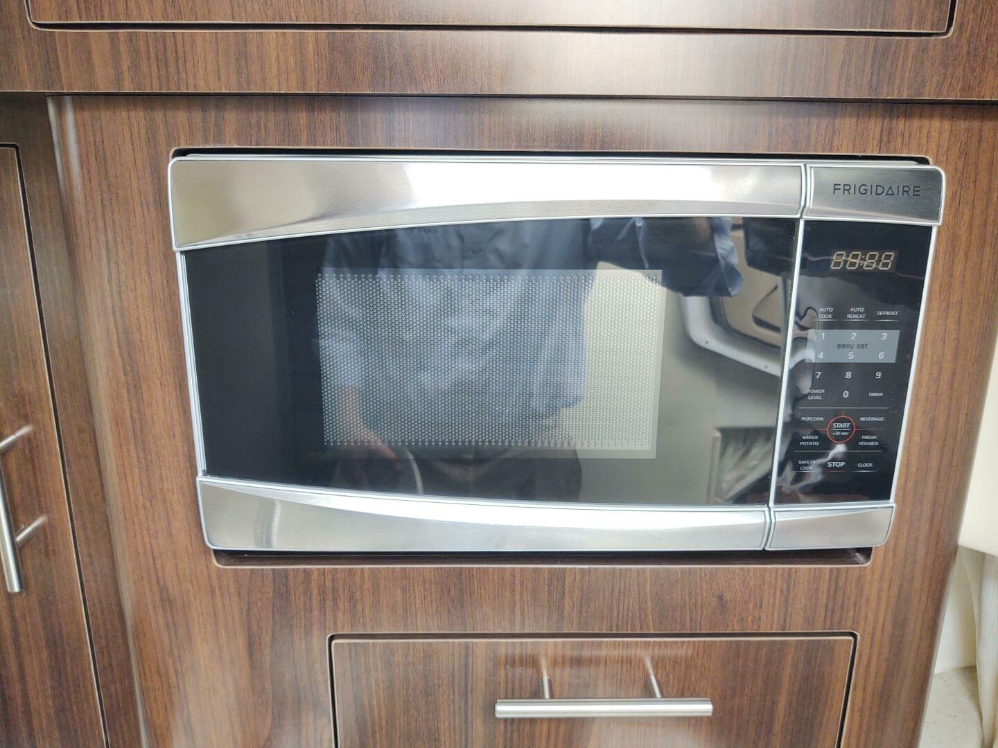 Reel Seaductive 28ft Regal Yacht For Sale