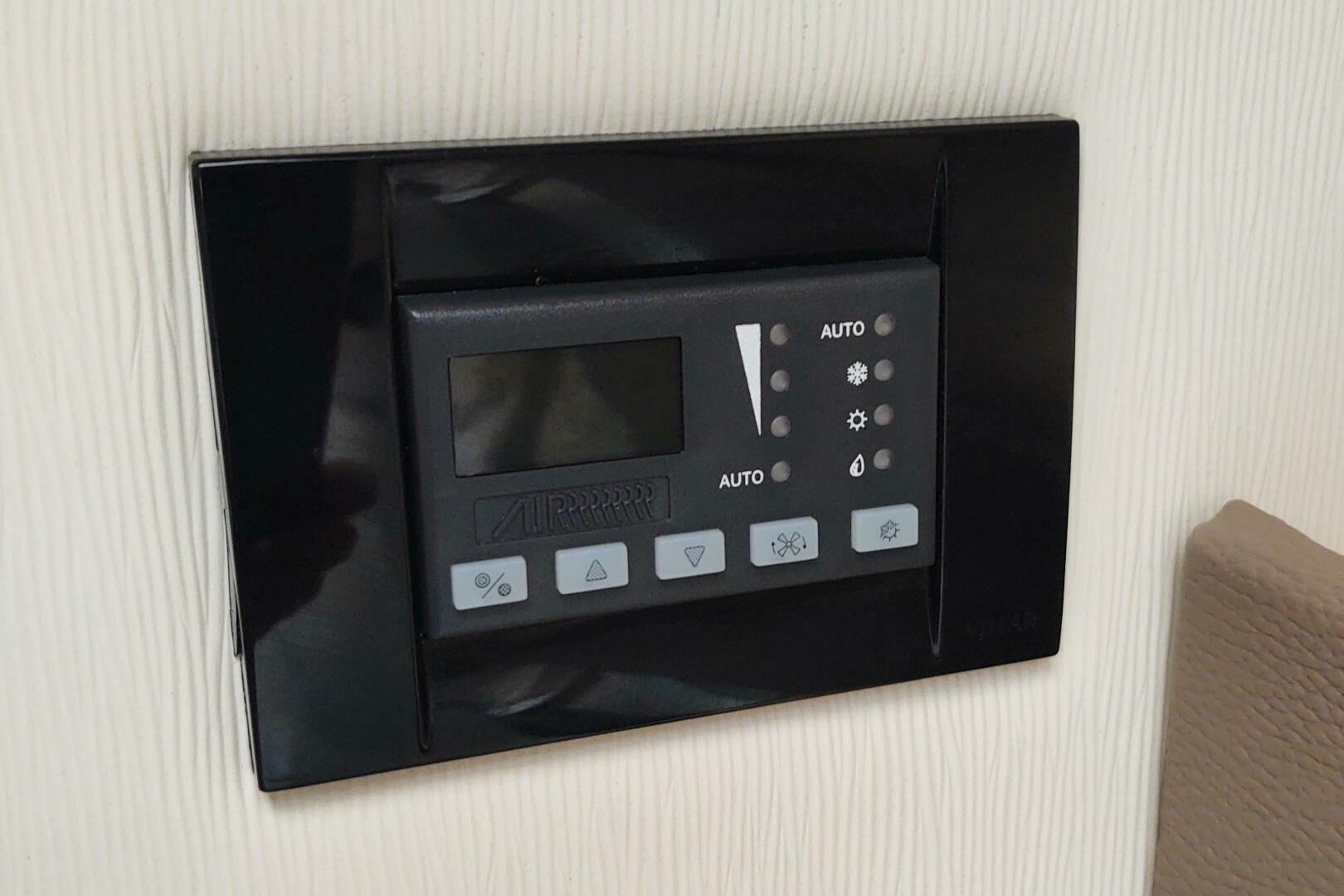 Reel Seaductive 28ft Regal Yacht For Sale