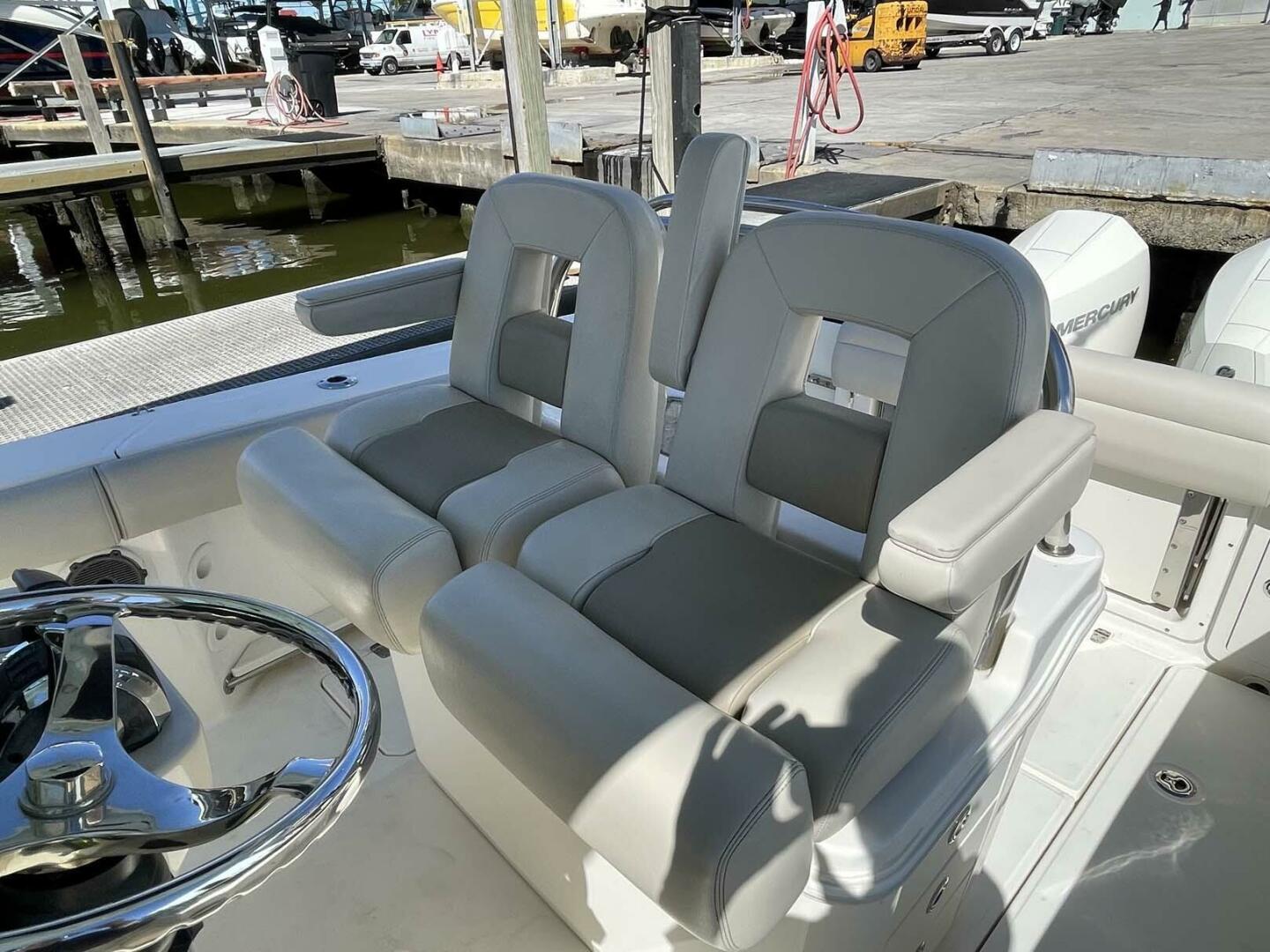 25ft Boston Whaler Yacht For Sale