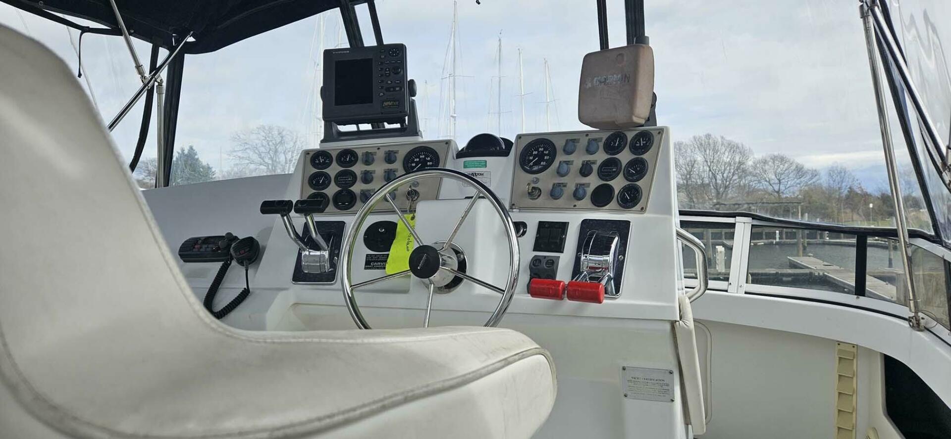 2000 Carver 356 aft cabin motor yacht