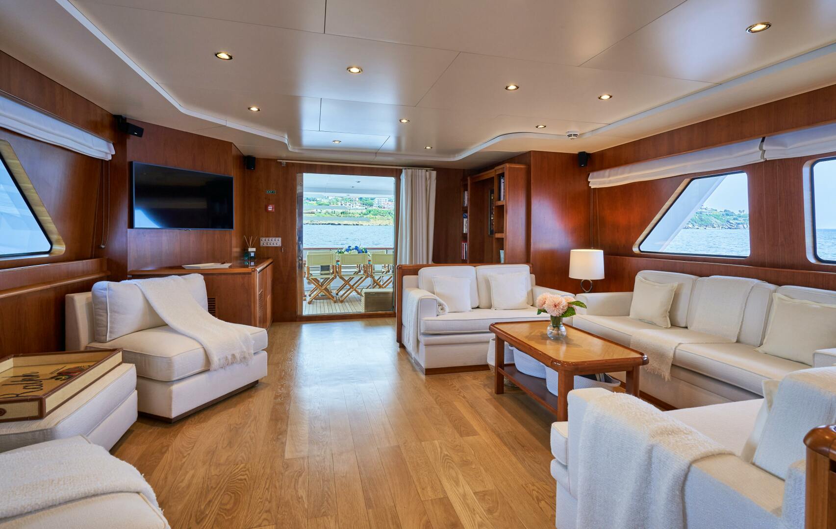 L INSTANT IV 108ft Costruzioni Navali Tigullio Castagnola Yacht For Sale