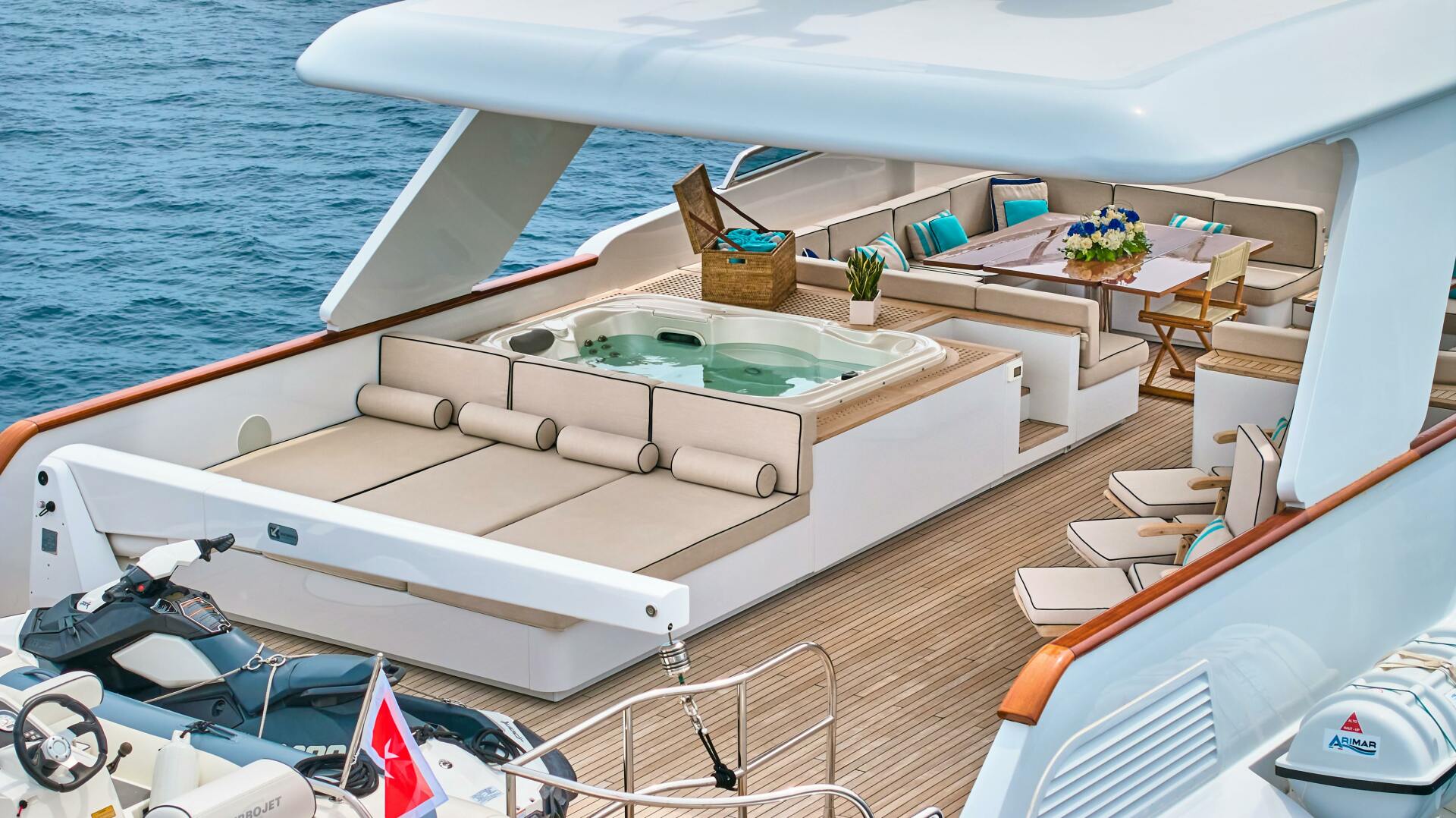 L INSTANT IV 108ft Costruzioni Navali Tigullio Castagnola Yacht For Sale