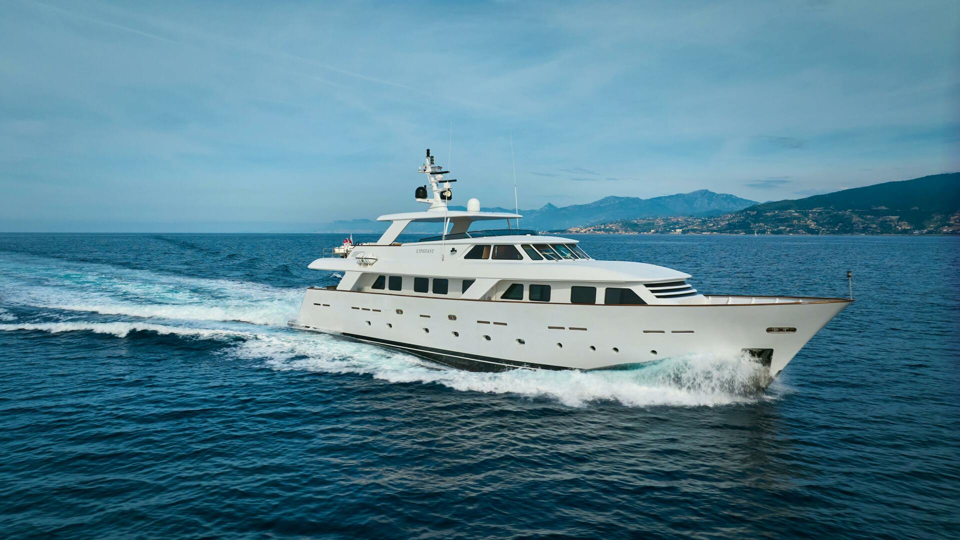L INSTANT IV 108ft Costruzioni Navali Tigullio Castagnola Yacht For Sale
