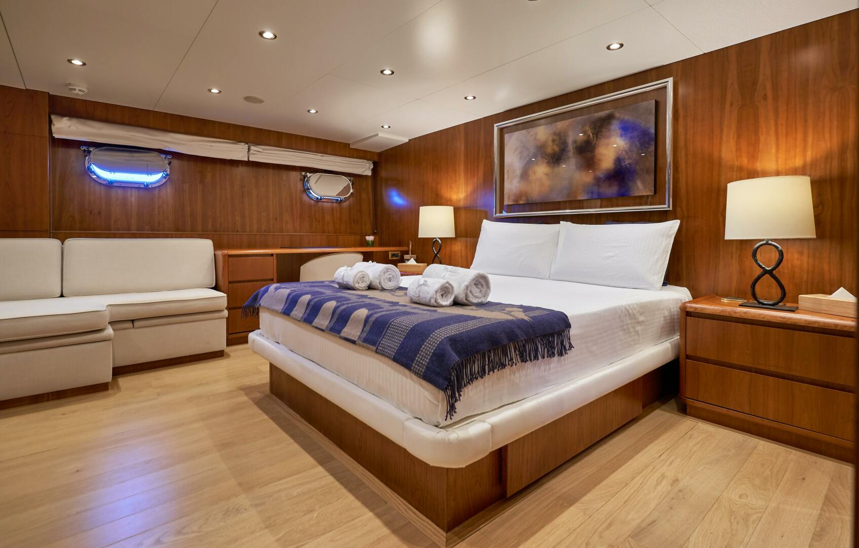 L INSTANT IV 108ft Costruzioni Navali Tigullio Castagnola Yacht For Sale