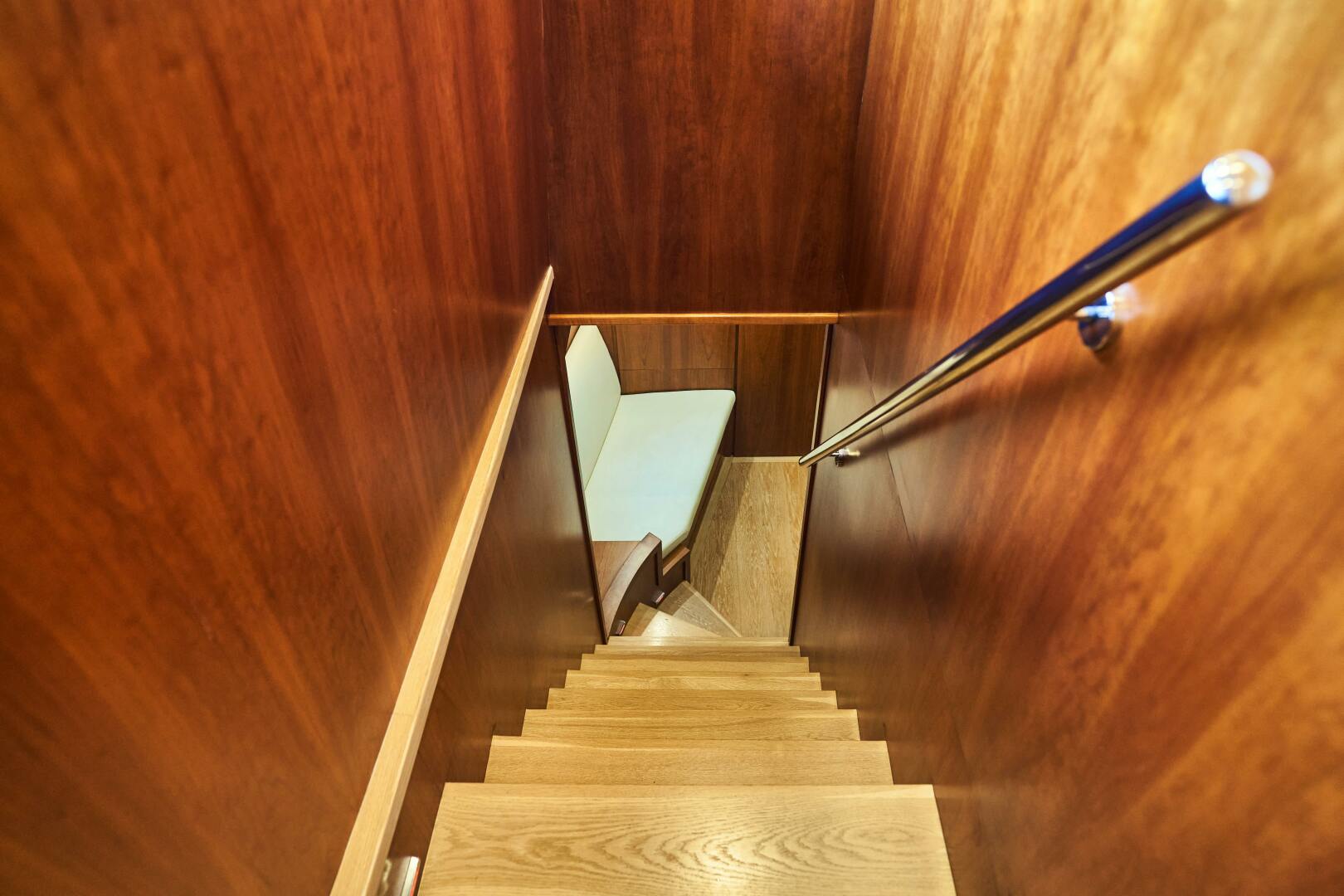 L INSTANT IV 108ft Costruzioni Navali Tigullio Castagnola Yacht For Sale