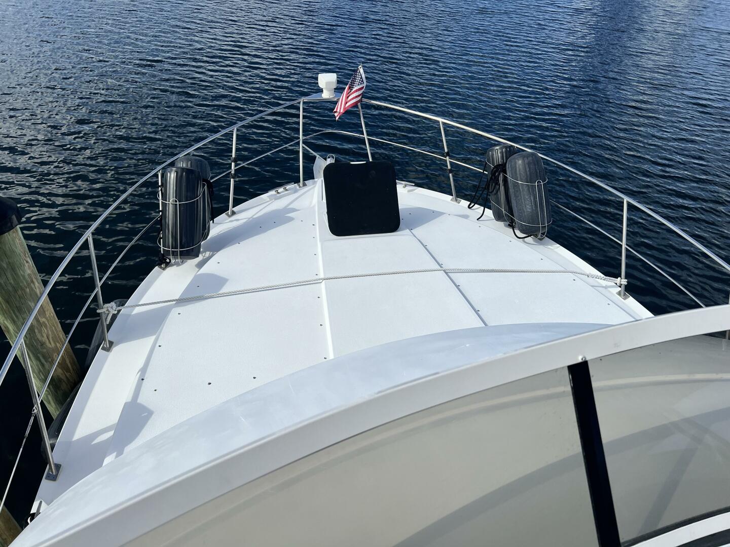 Carver 405 Aft Cabin — Coolin Down - Photo 10