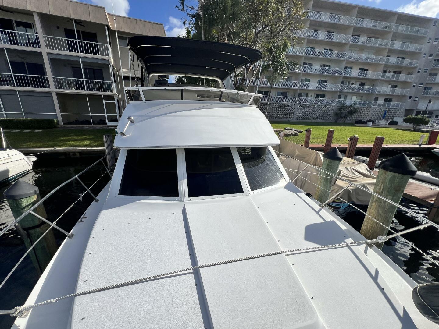 Carver 405 Aft Cabin — Coolin Down - Photo 24