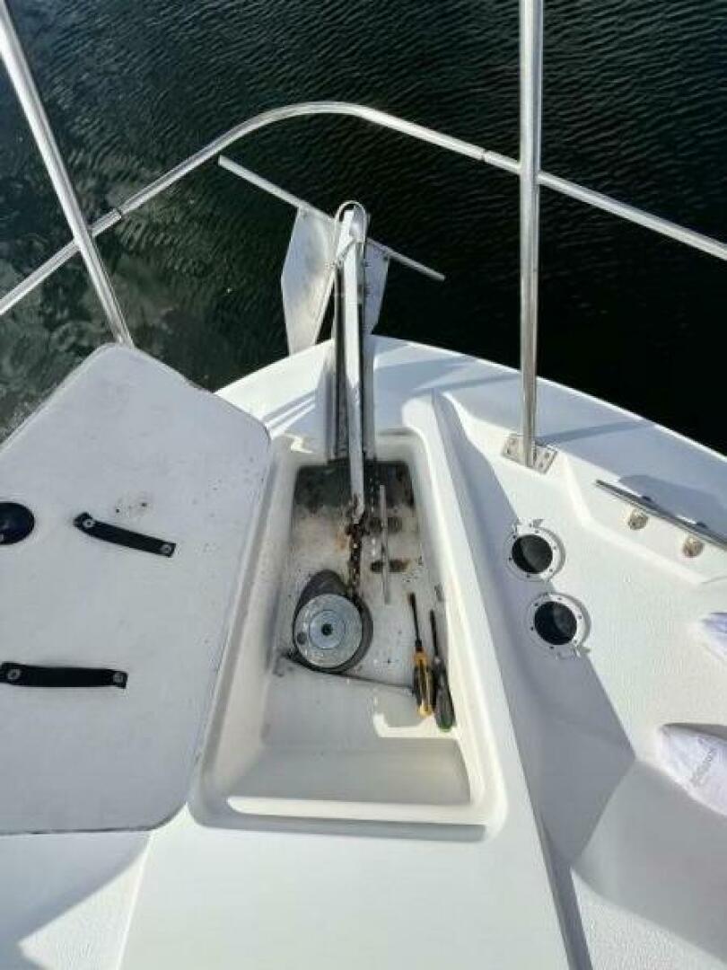 Carver 405 Aft Cabin — Coolin Down - Photo 25