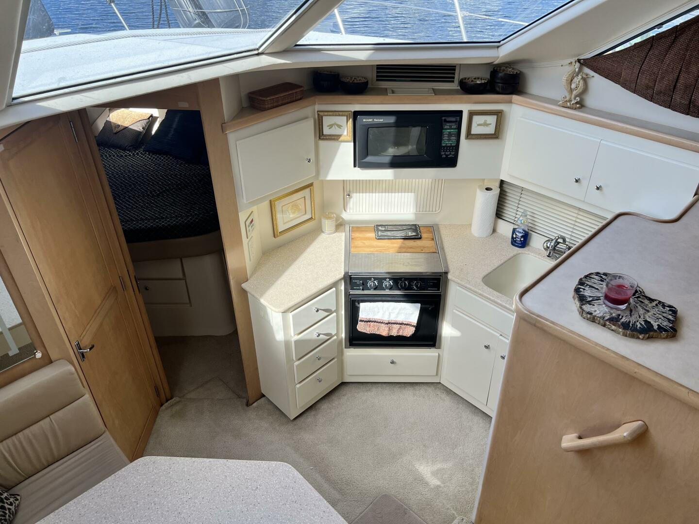 Carver 405 Aft Cabin — Coolin Down - Photo 12