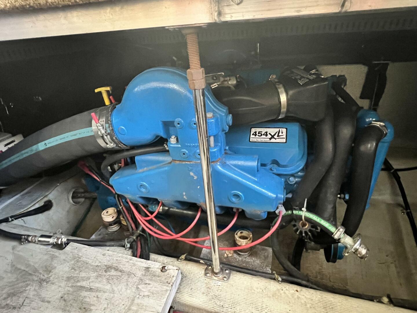 Carver 405 Aft Cabin — Coolin Down - Photo 28