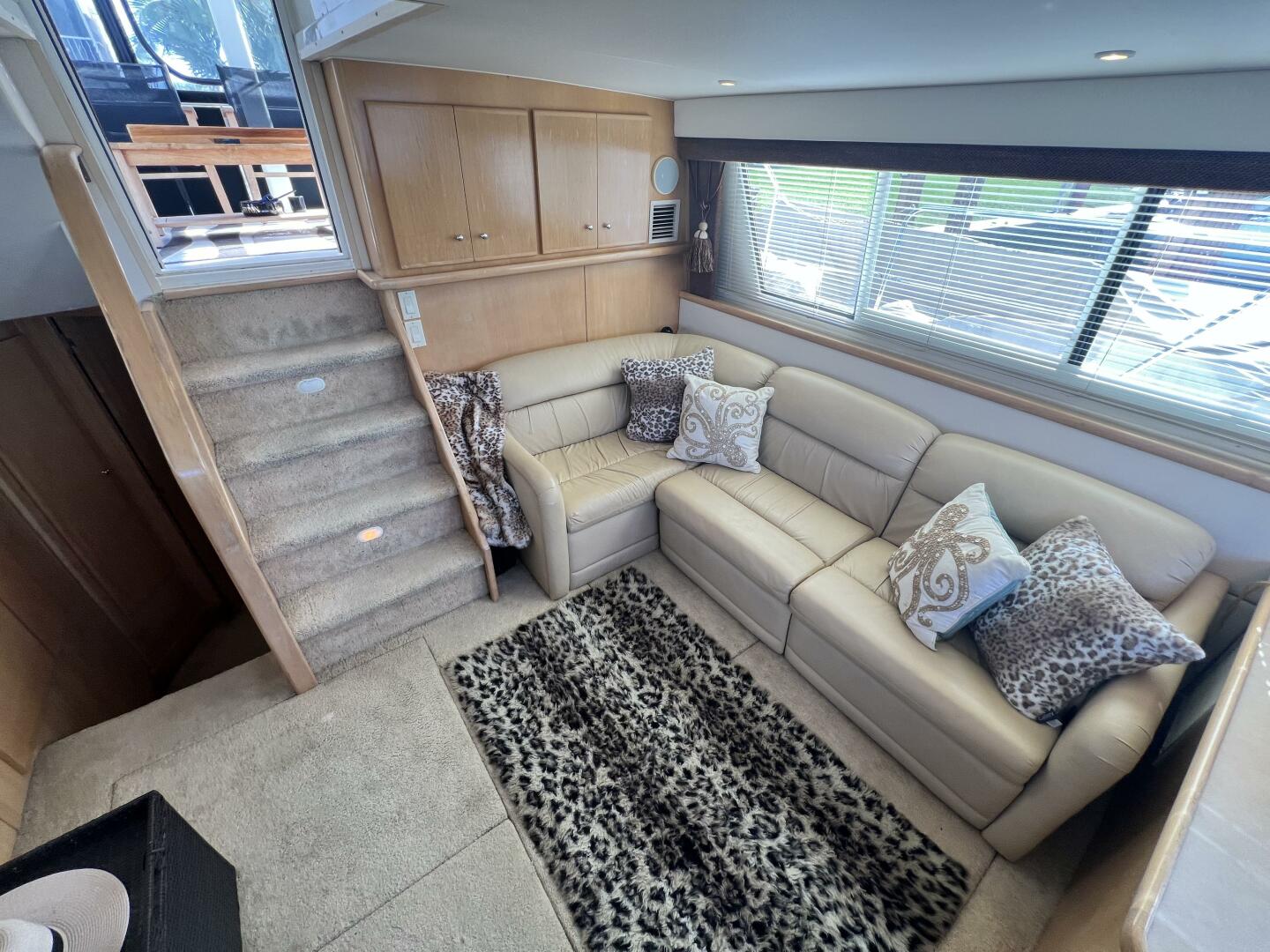 Carver 405 Aft Cabin — Coolin Down - Photo 18