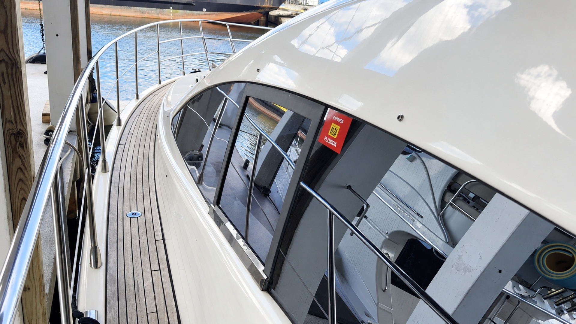 2004 Azimut 62
