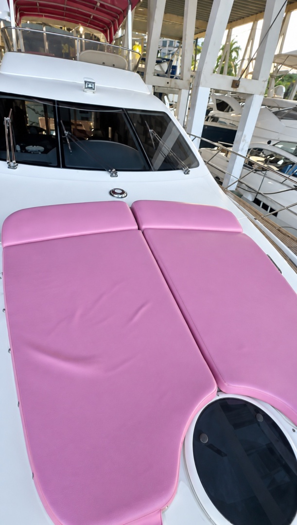 2004 Azimut 62