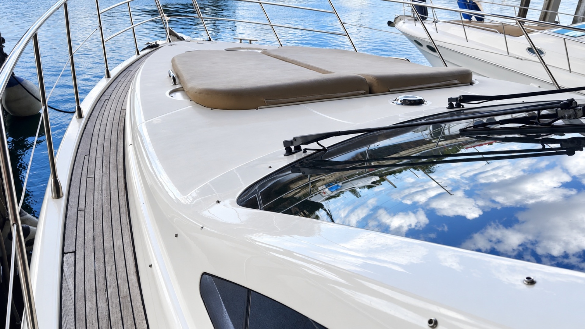 62 Azimut Fly   2004 62ft Azimut Yacht For Sale