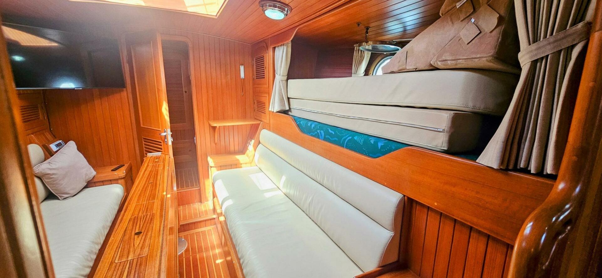 Gatsby 45ft Lien Hwa Yacht For Sale