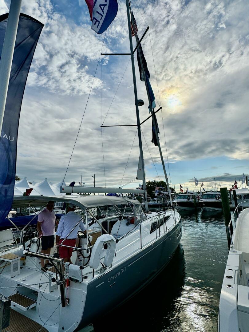 In Stock 37ft Beneteau Yacht For Sale