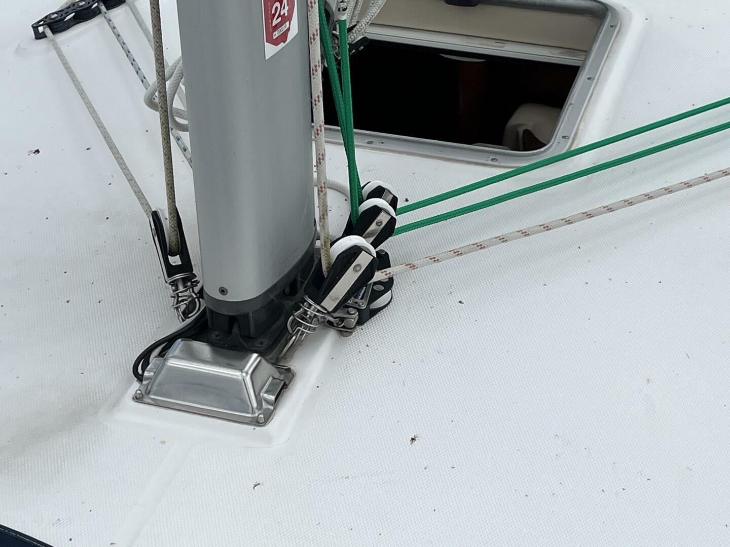 Eagle s Wings 2 35ft Hunter Yacht For Sale