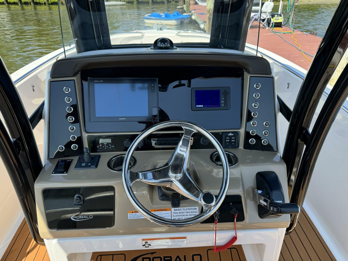 2018 Robalo R242 Explorer for sale
