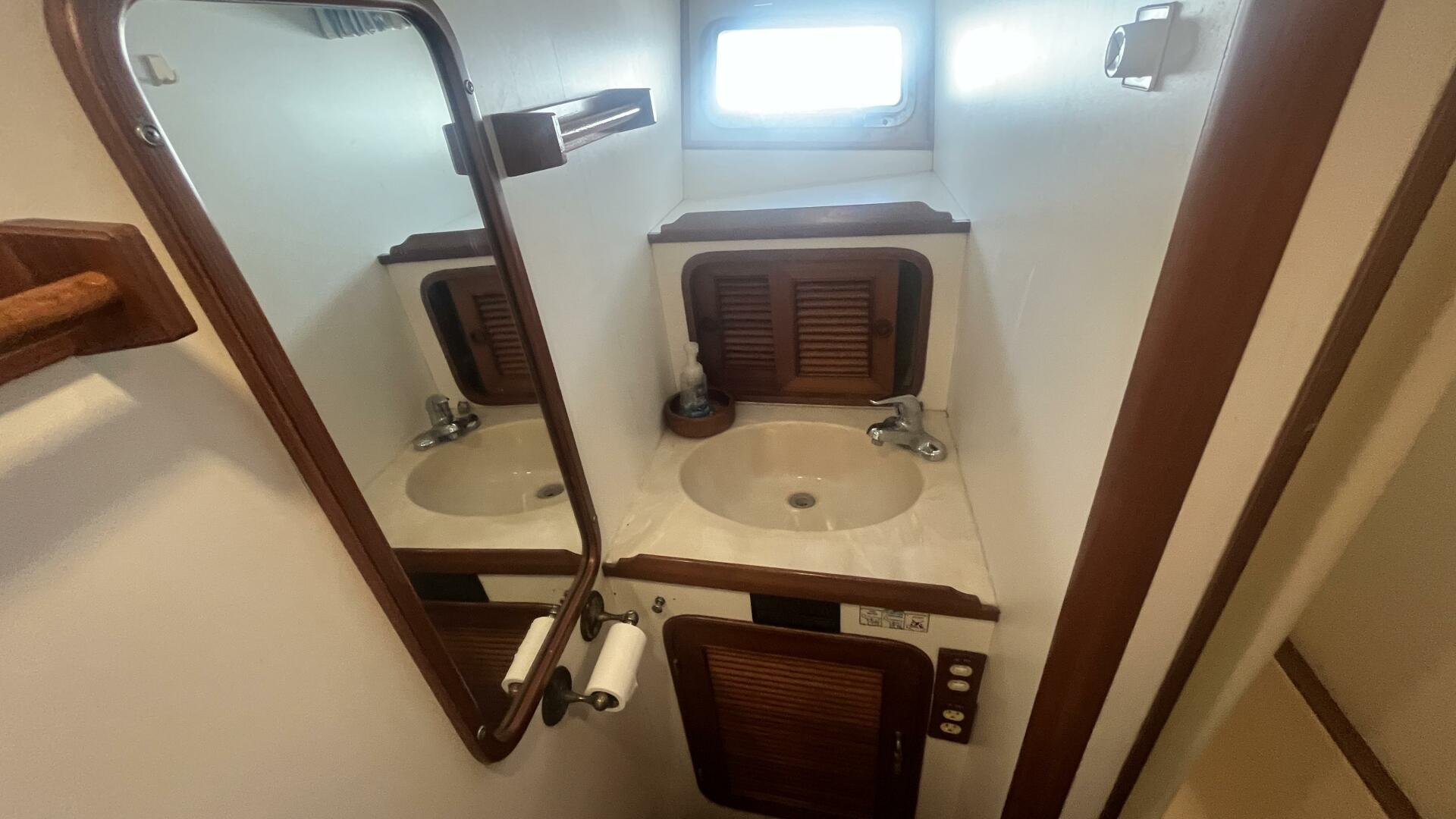 Island Angel 62ft Marine Trader Yacht For Sale