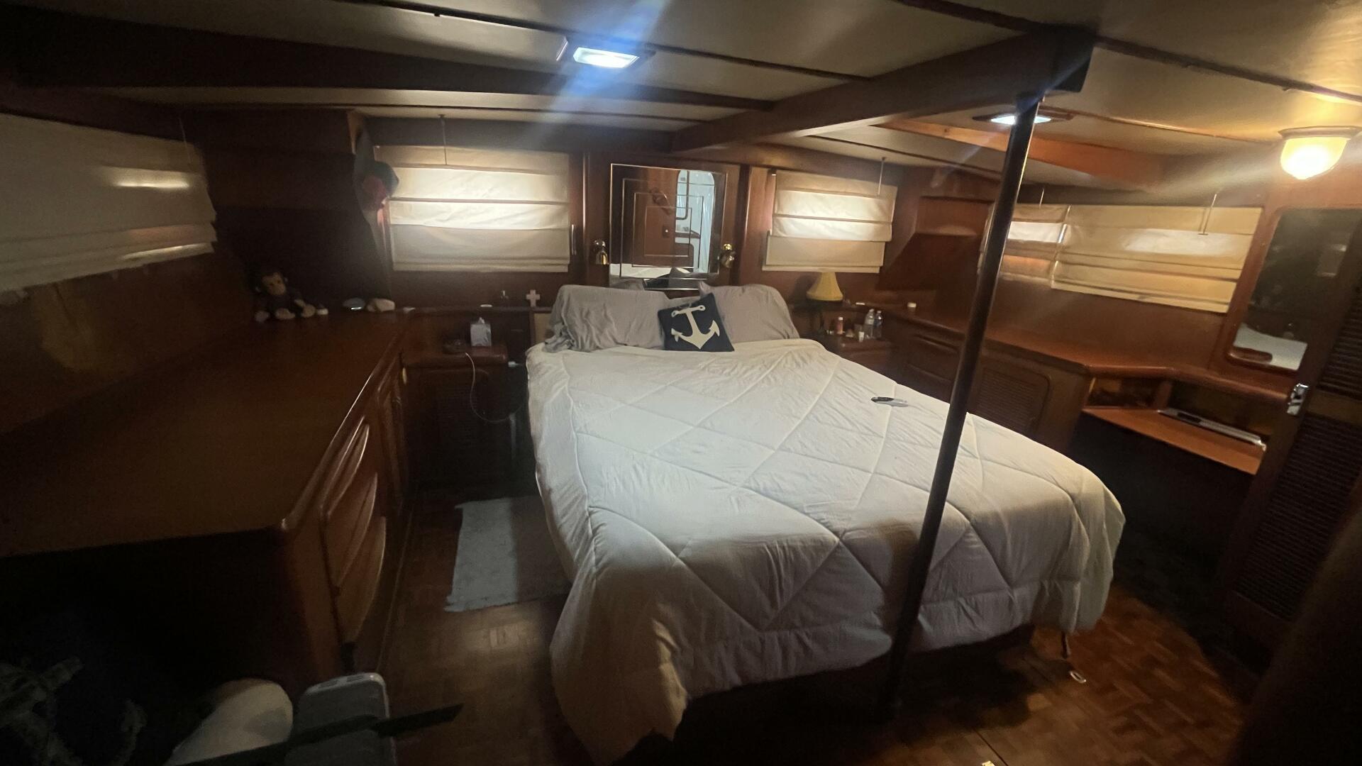 Island Angel 62ft Marine Trader Yacht For Sale