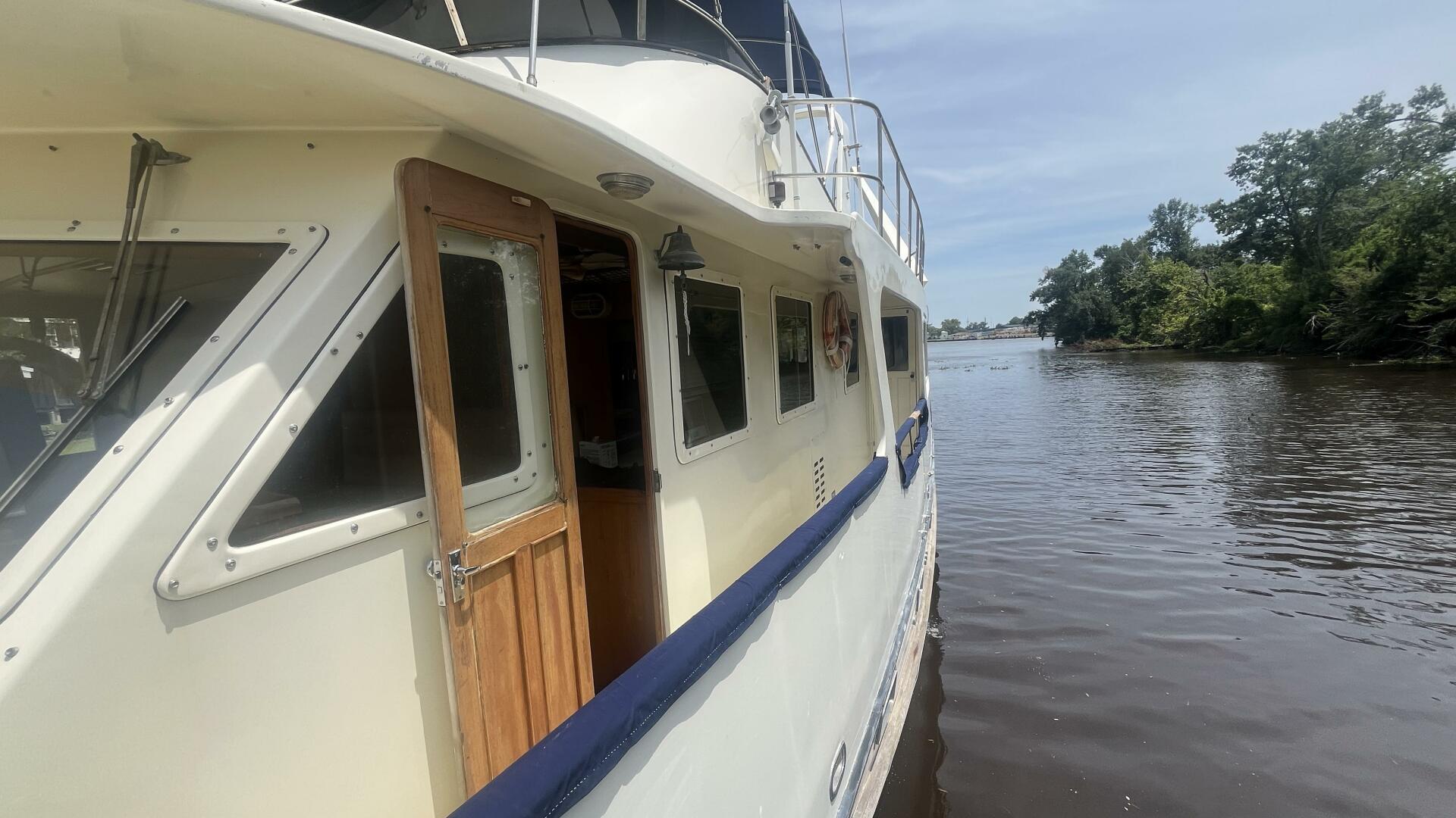 Island Angel 62ft Marine Trader Yacht For Sale