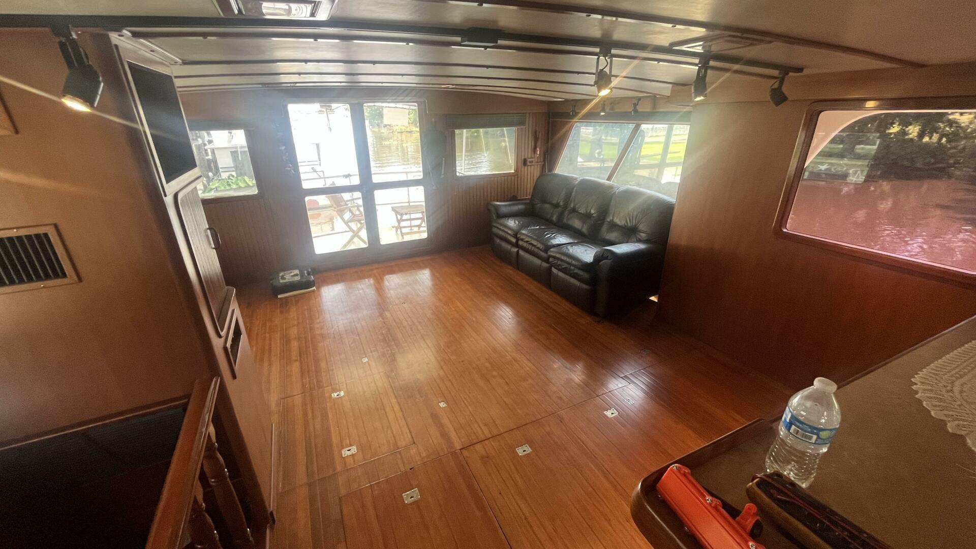 Island Angel 62ft Marine Trader Yacht For Sale