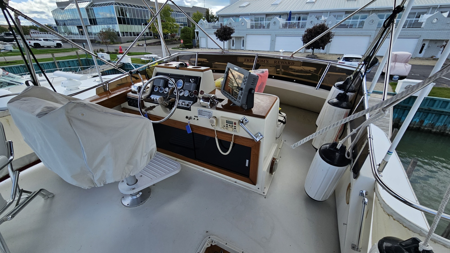 Big as the Sky 47ft Chris Craft Yacht For Sale