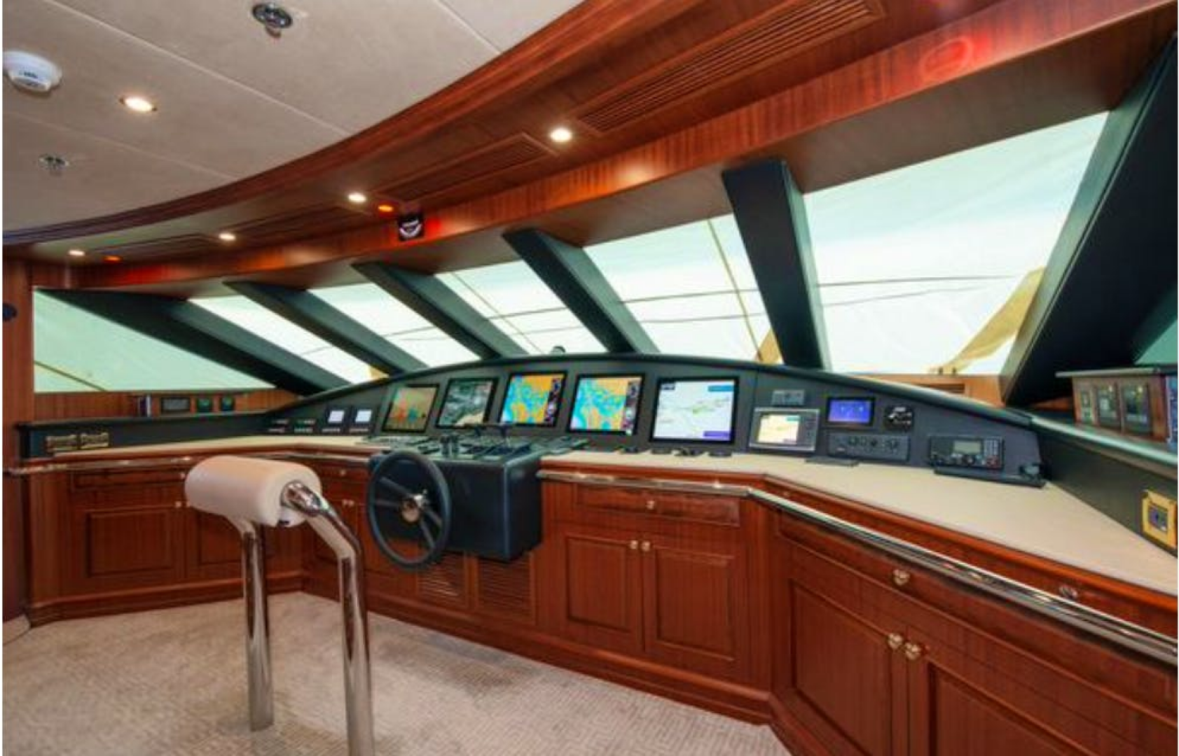 HOMECOMING 136ft Horizon Yacht For Sale HOMECOMING 136ft Horizon Yacht For Sale