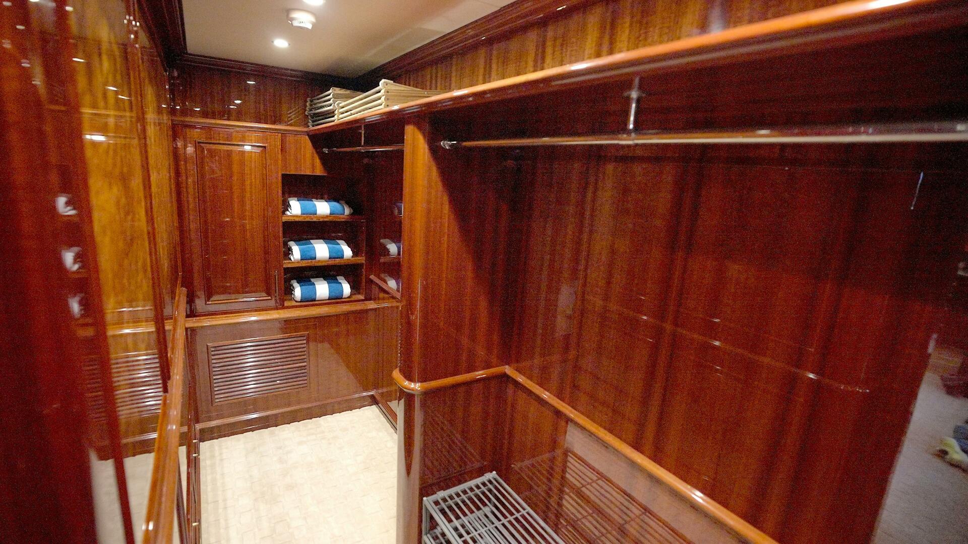 HOMECOMING 136ft Horizon Yacht For Sale