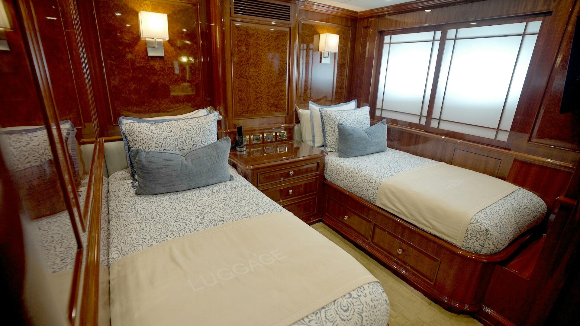 HOMECOMING 136ft Horizon Yacht For Sale