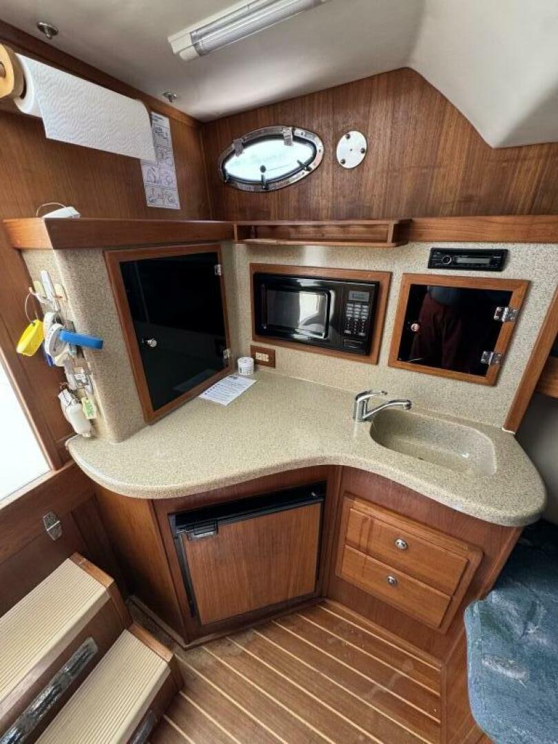 ANAKI III 32ft Albemarle Yacht For Sale