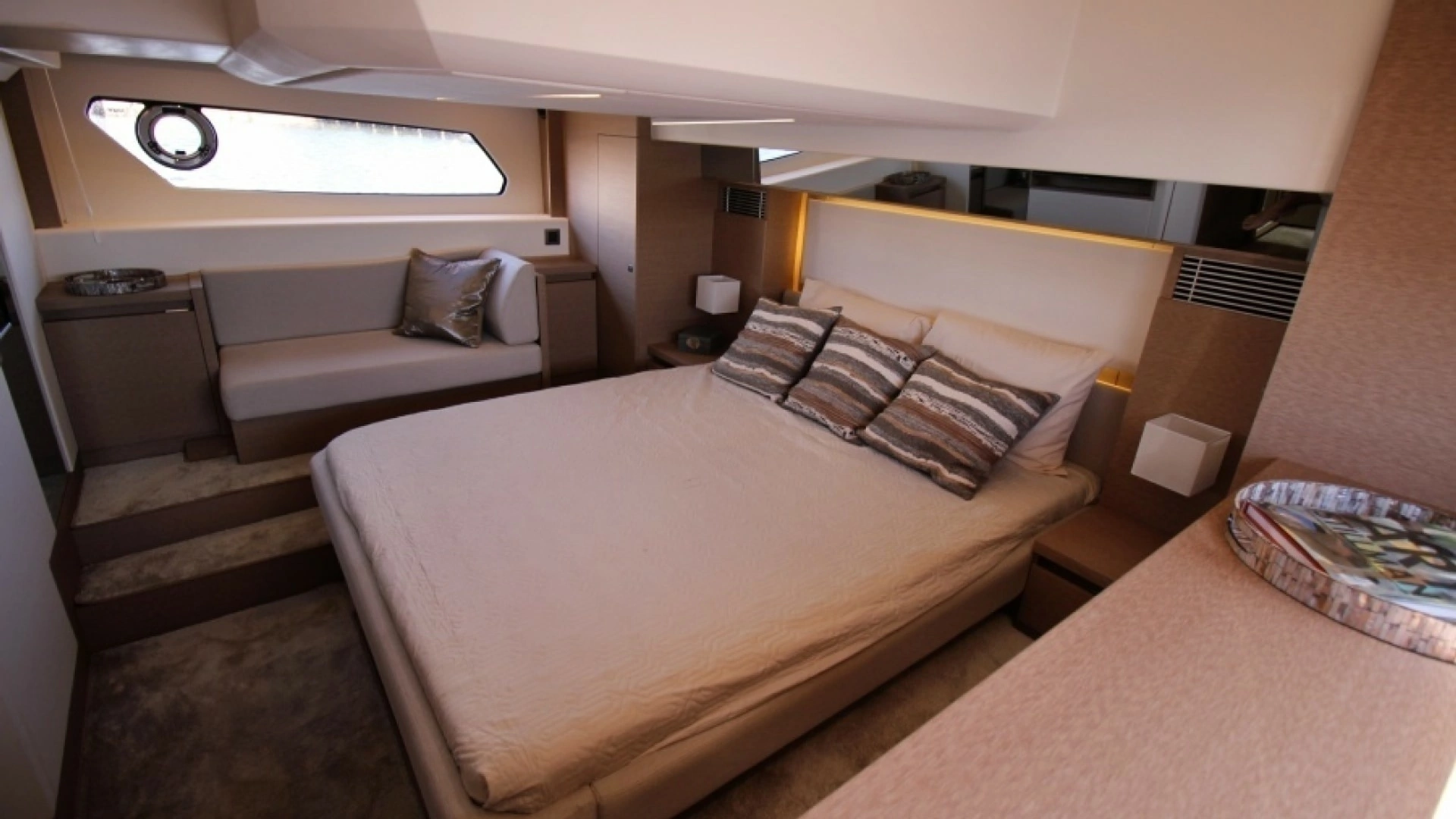 Prestige 460 Yacht For Sale