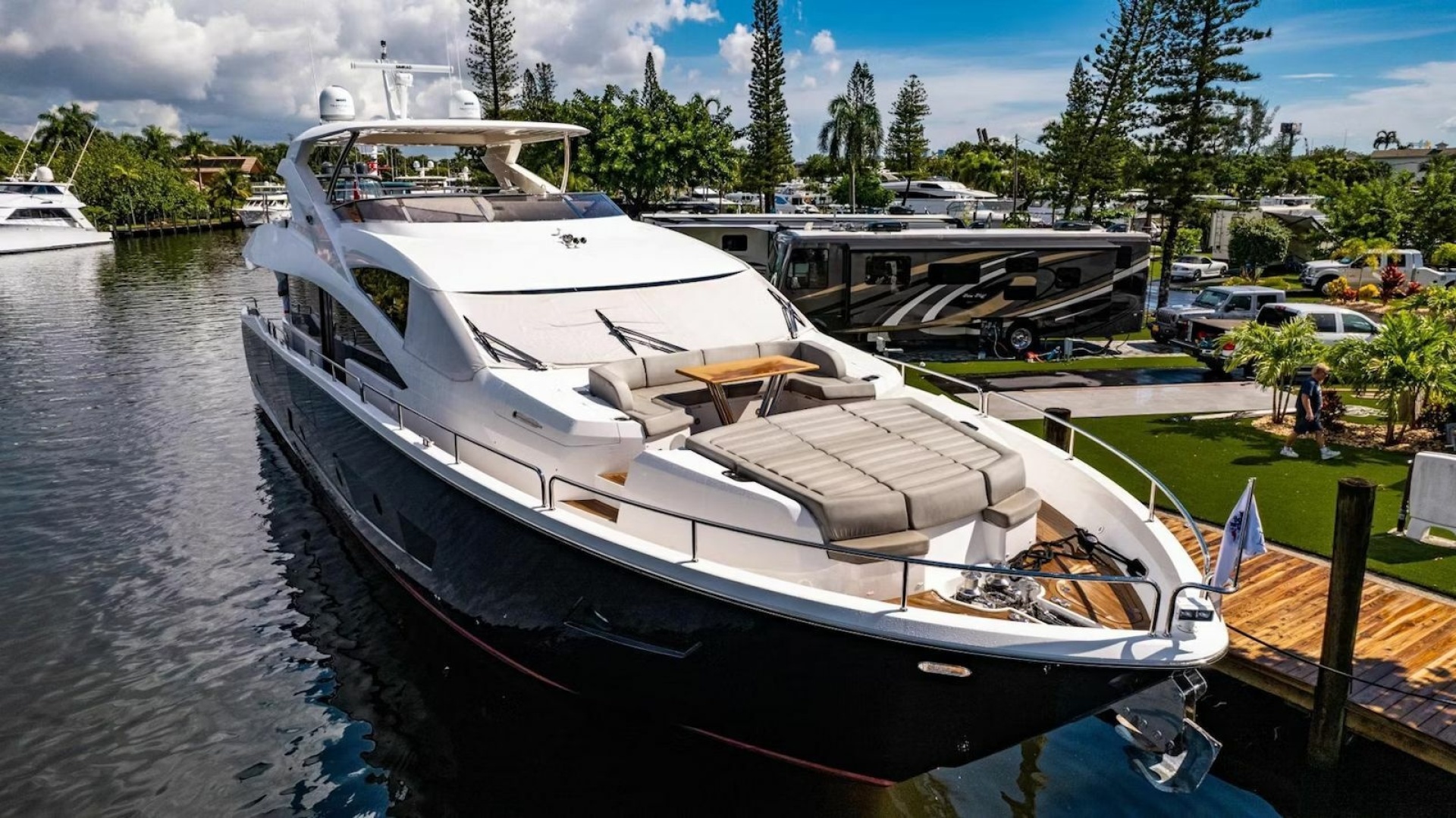 Tatis 86ft Sunseeker Yacht For Sale Tatis 86ft Sunseeker Yacht For Sale