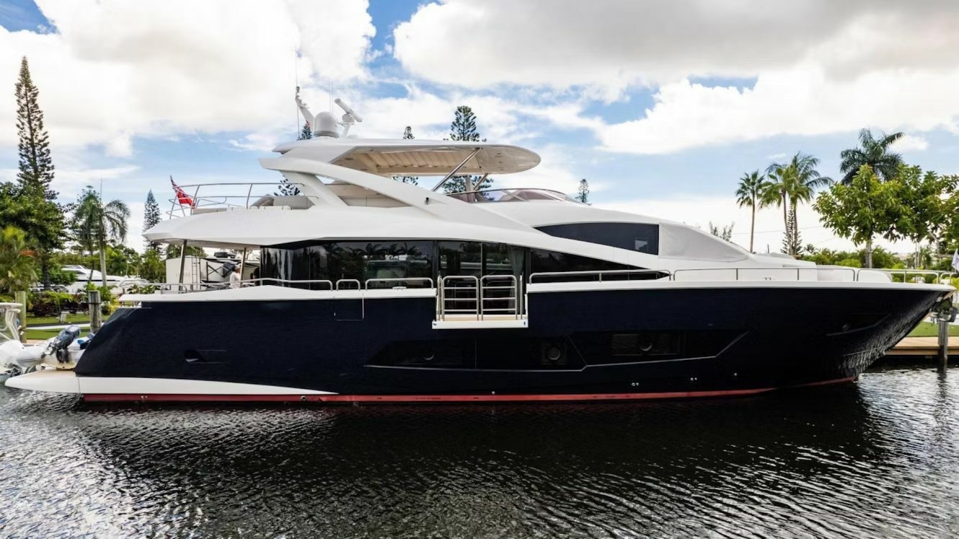 Tatis 86ft Sunseeker Yacht For Sale Tatis 86ft Sunseeker Yacht For Sale