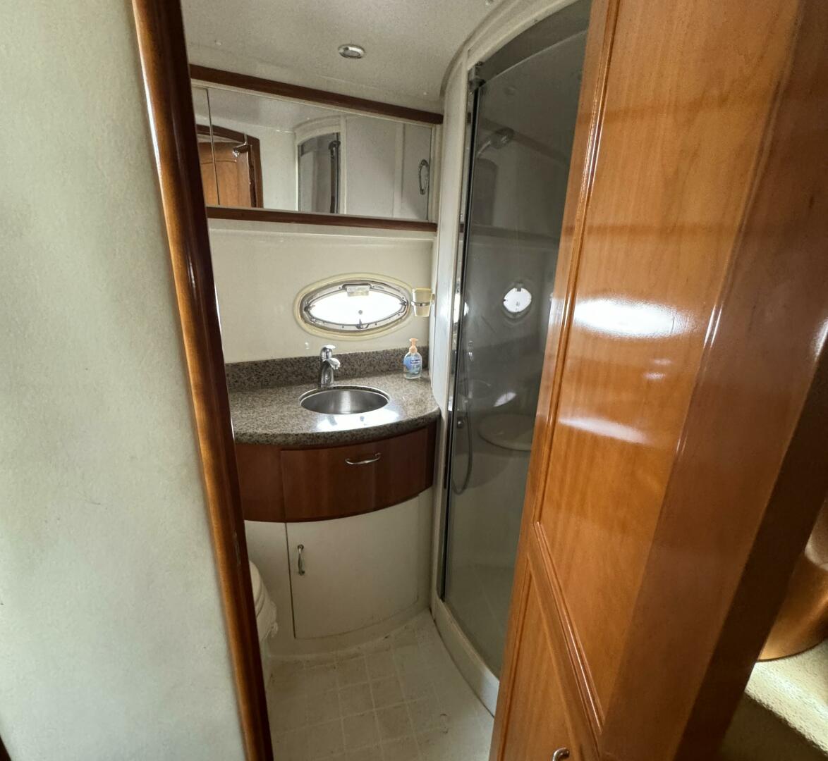 In Recess 44ft Carver Yacht For Sale