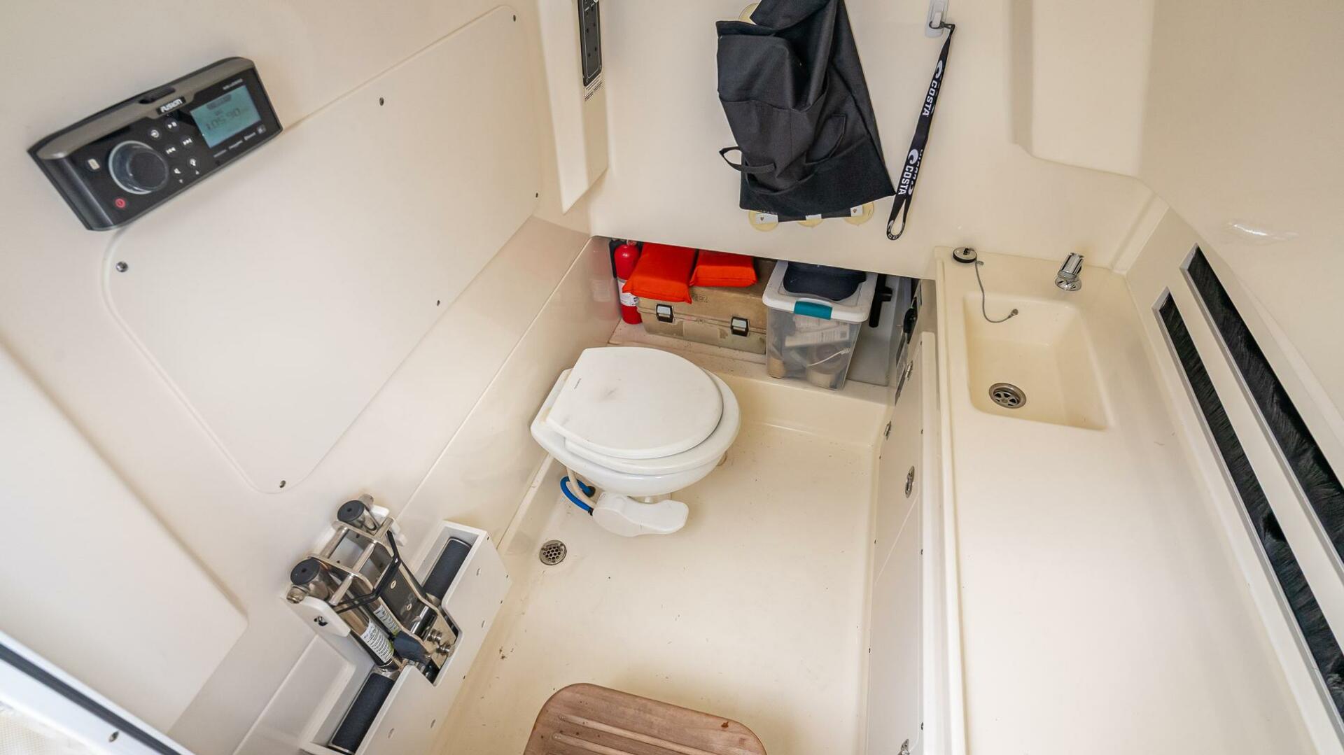 330 Boston Whaler 33ft Boston Whaler Yacht For Sale