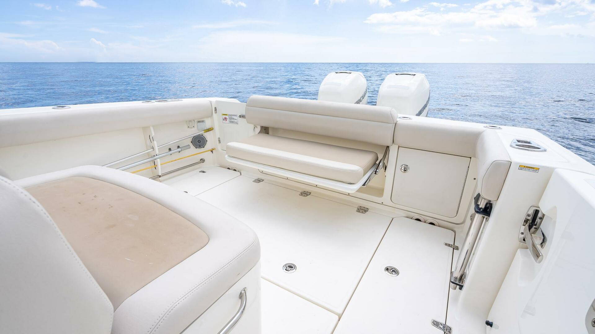 330 Boston Whaler 33ft Boston Whaler Yacht For Sale