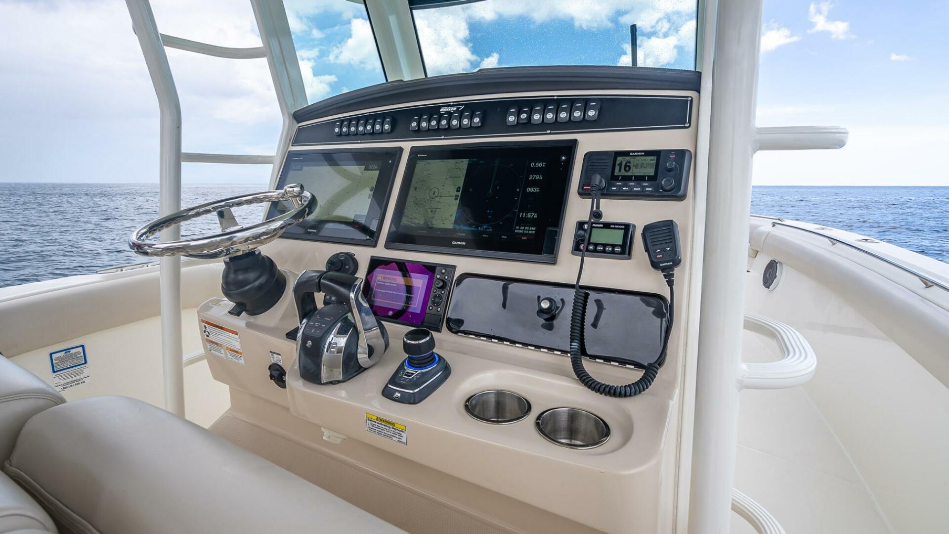 330 Boston Whaler 33ft Boston Whaler Yacht For Sale