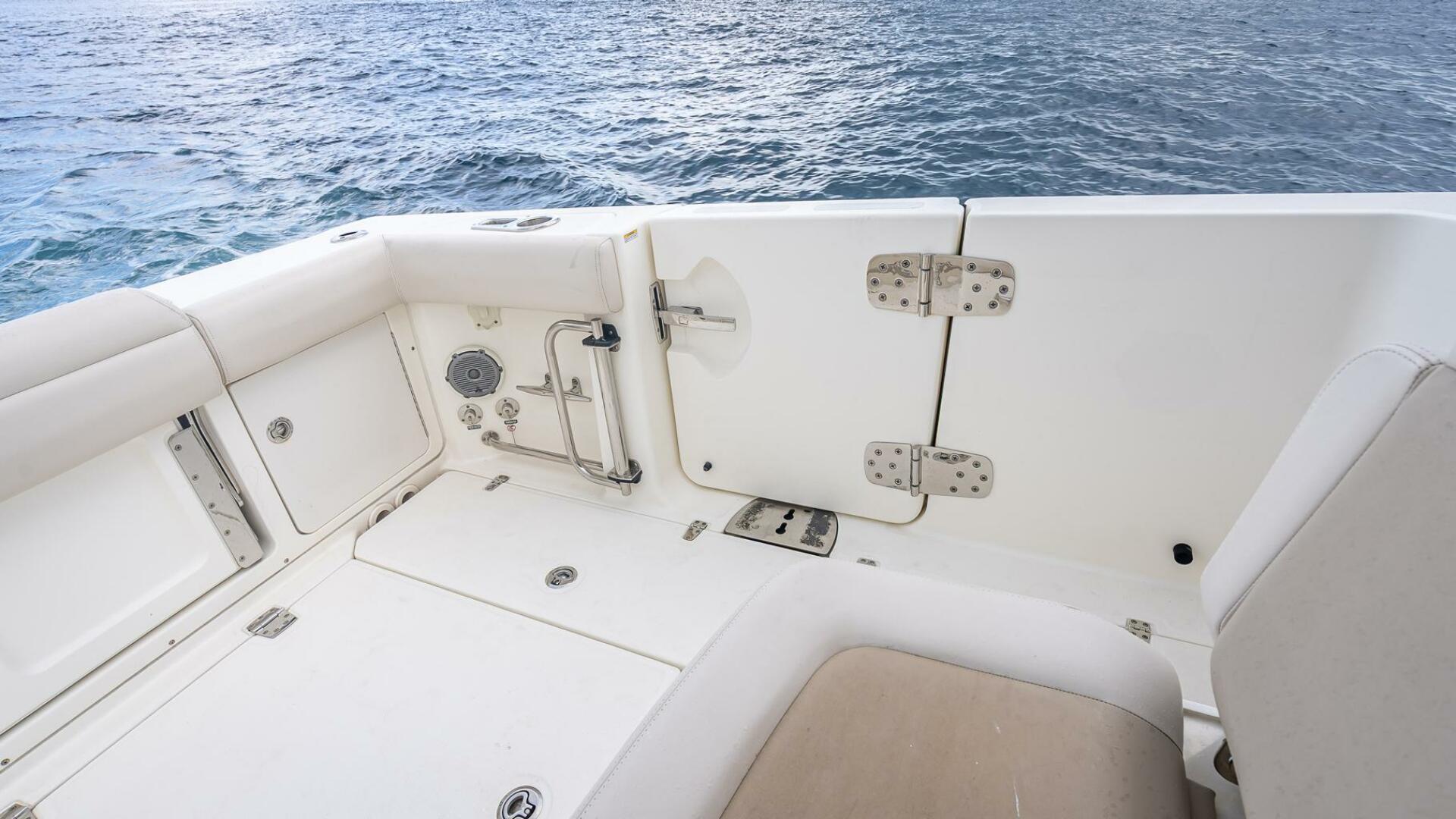 330 Boston Whaler 33ft Boston Whaler Yacht For Sale