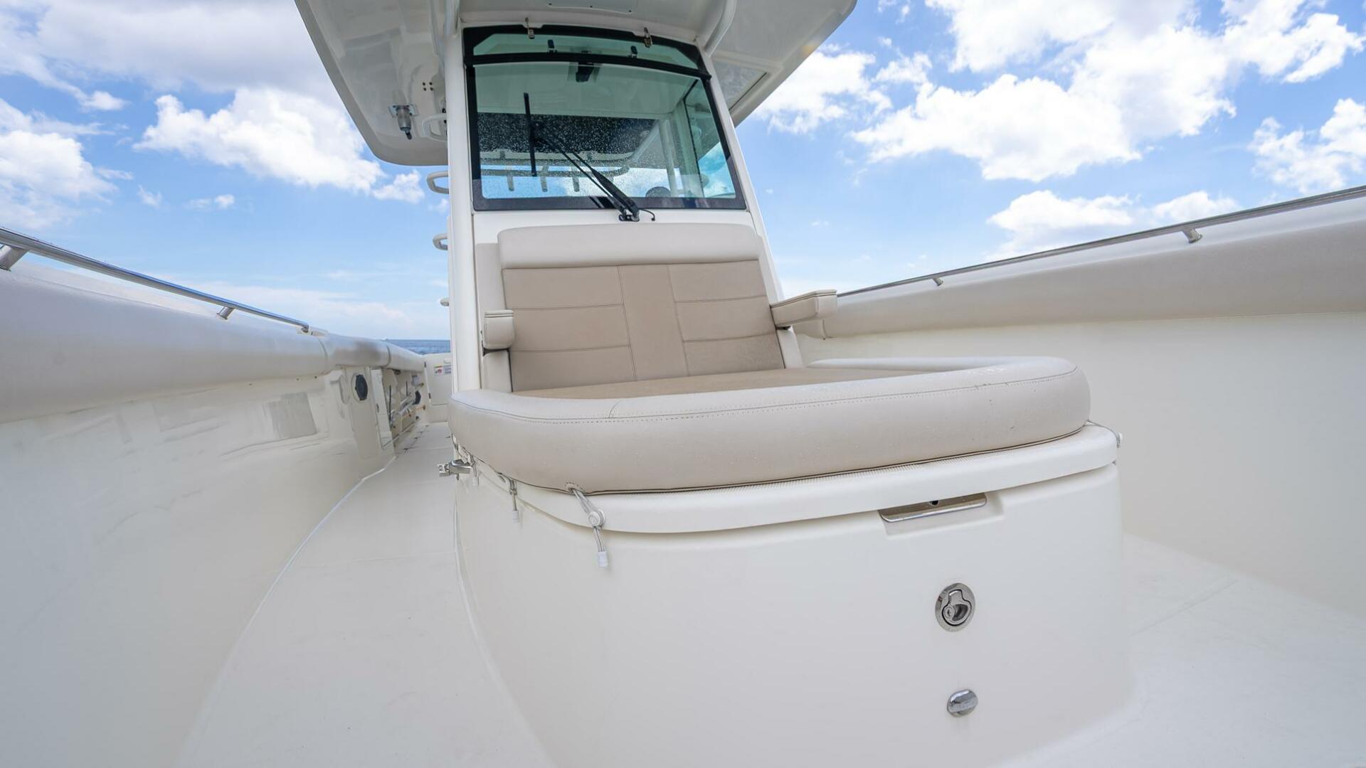330 Boston Whaler 33ft Boston Whaler Yacht For Sale