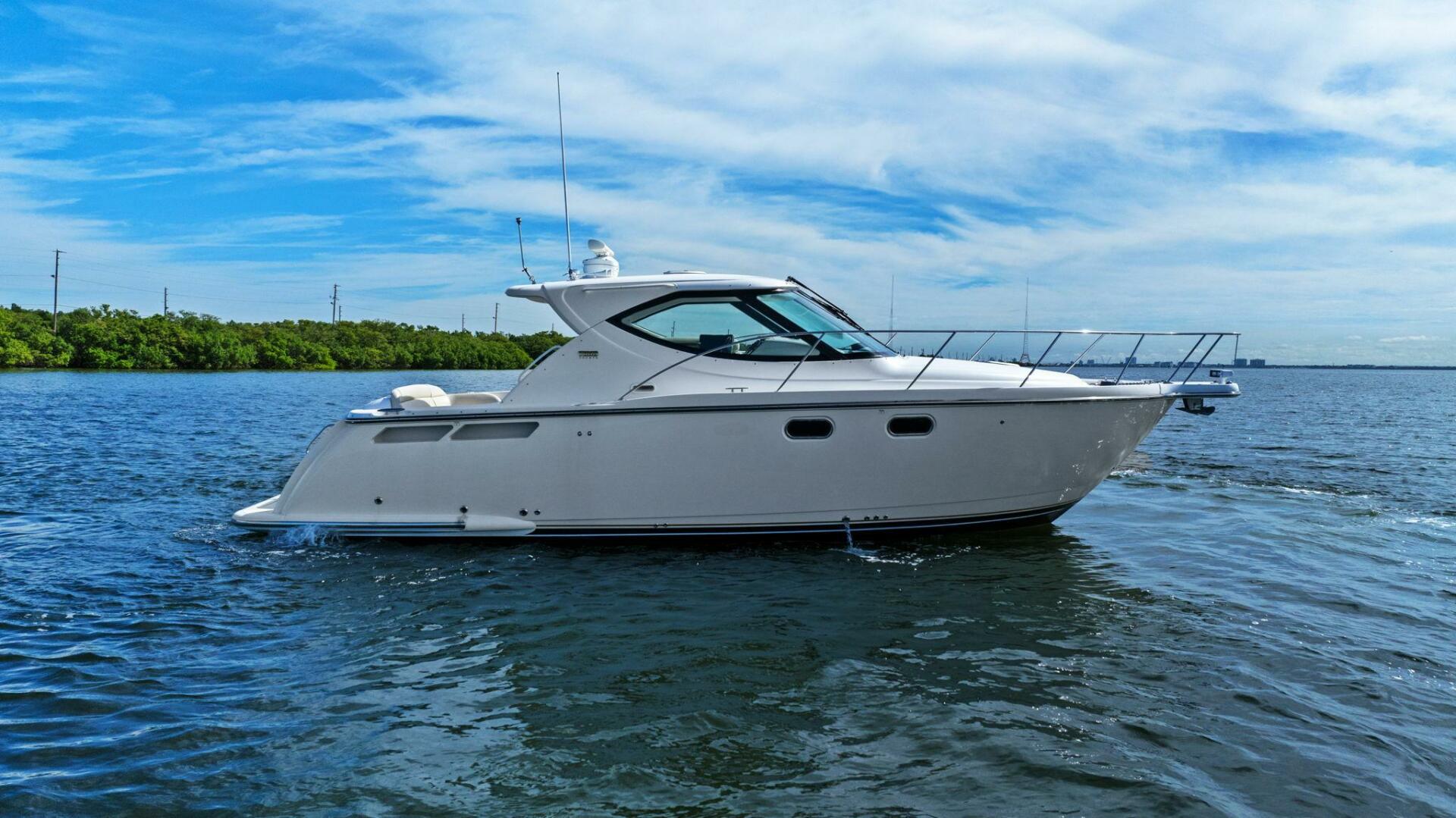 Fridge Benefit 35ft Tiara Yachts Yacht For Sale