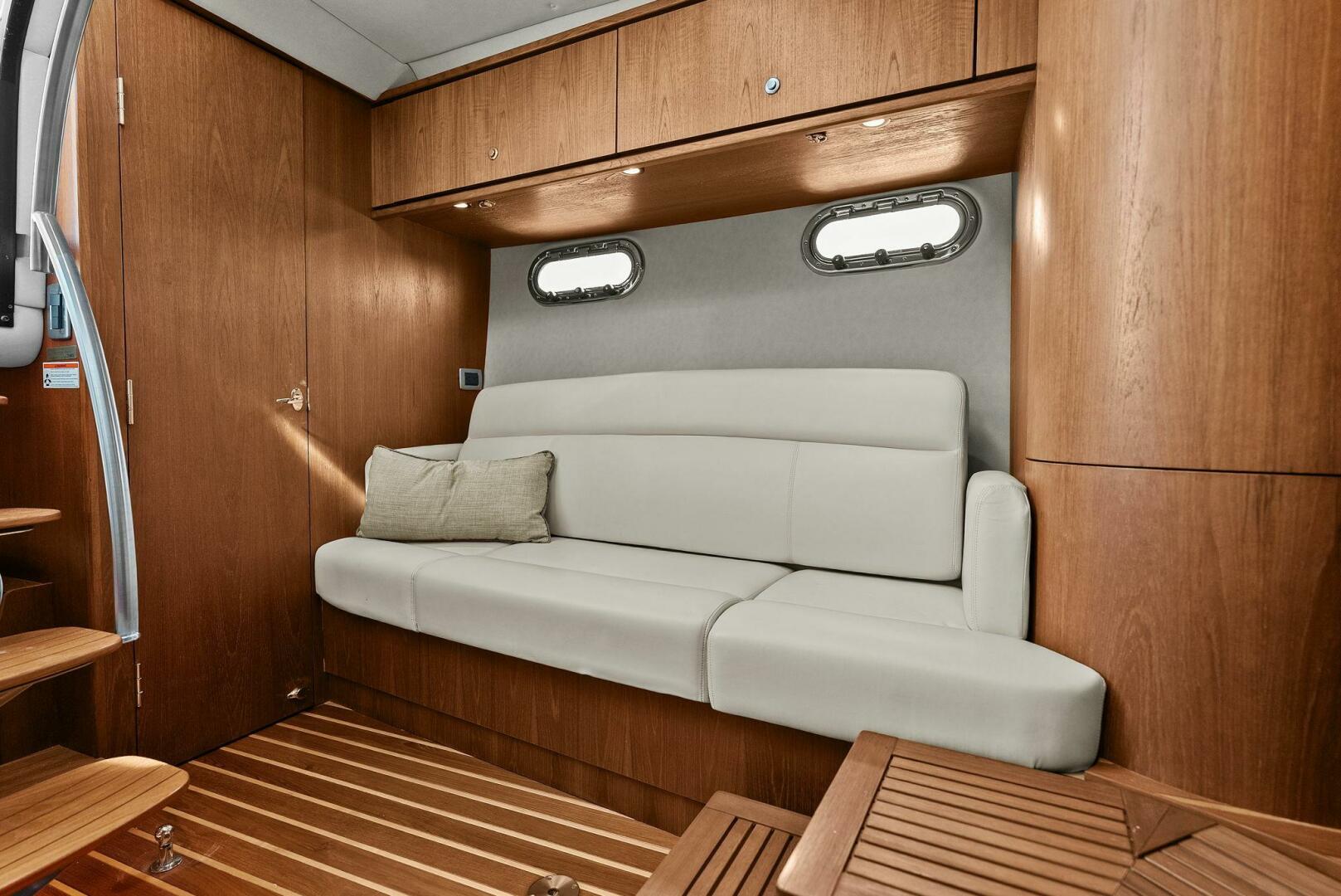 Fridge Benefit 35ft Tiara Yachts Yacht For Sale
