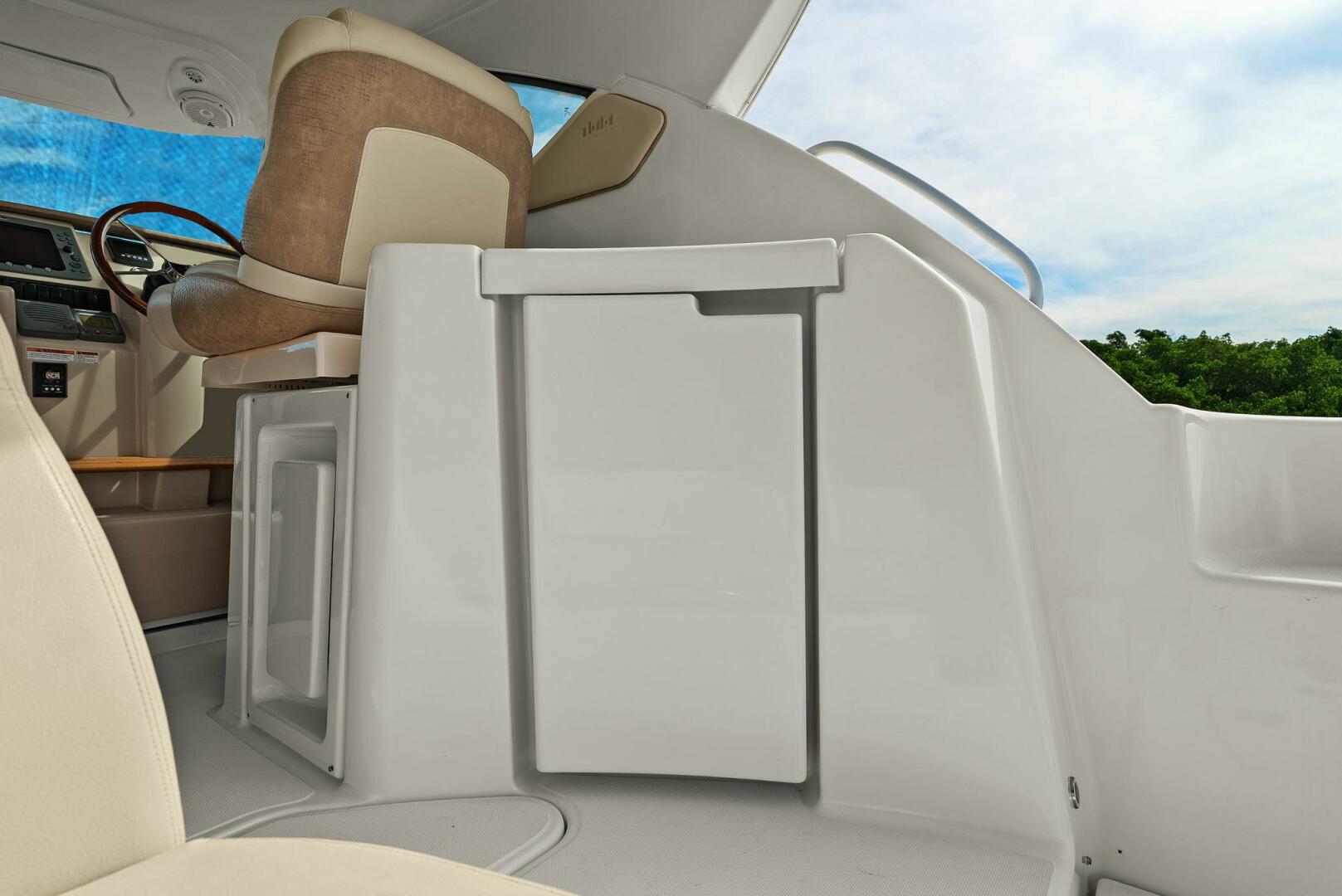 Fridge Benefit 35ft Tiara Yachts Yacht For Sale