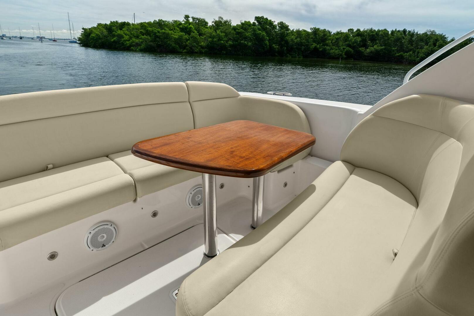 Fridge Benefit 35ft Tiara Yachts Yacht For Sale