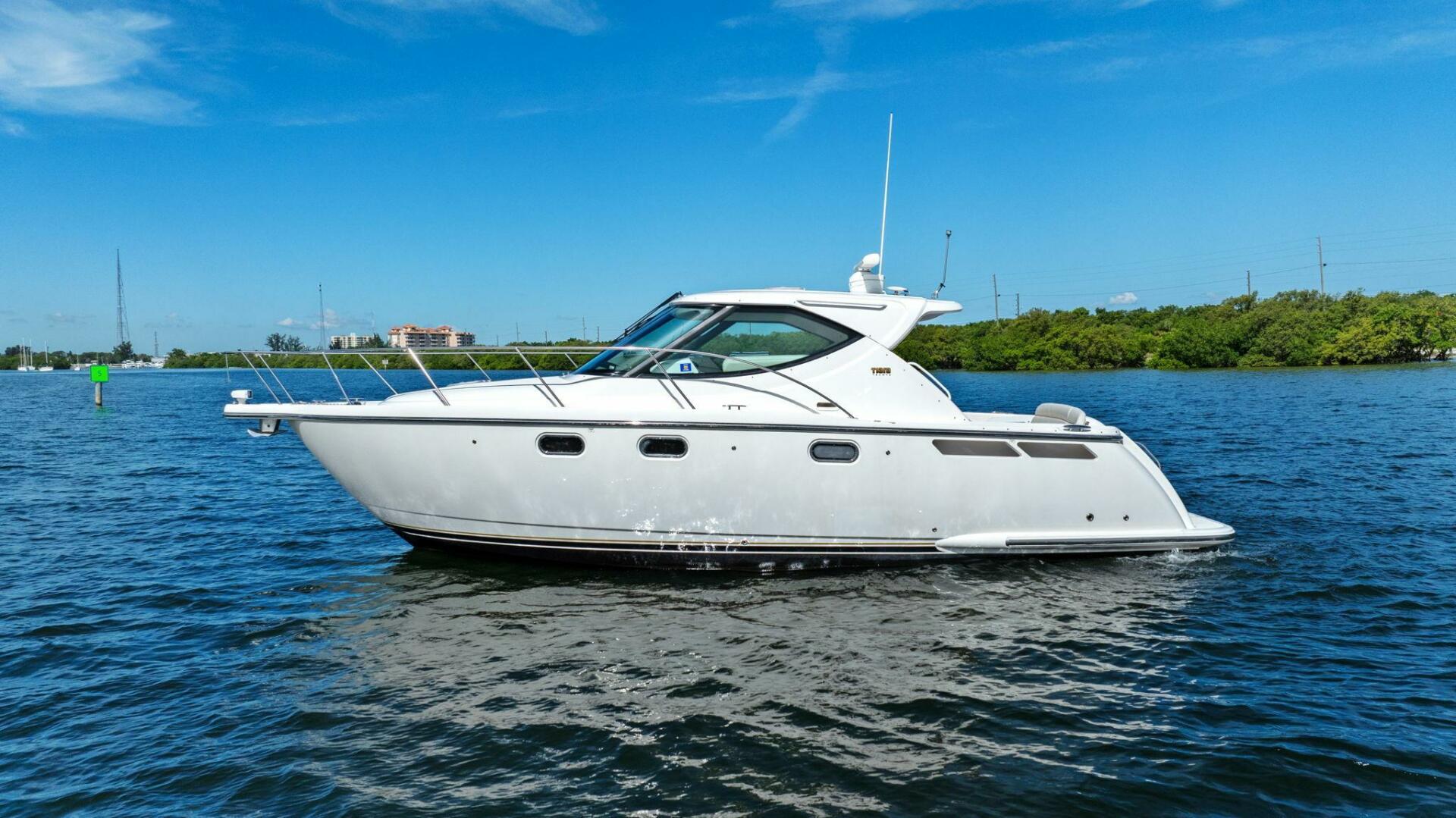 Fridge Benefit 35ft Tiara Yachts Yacht For Sale