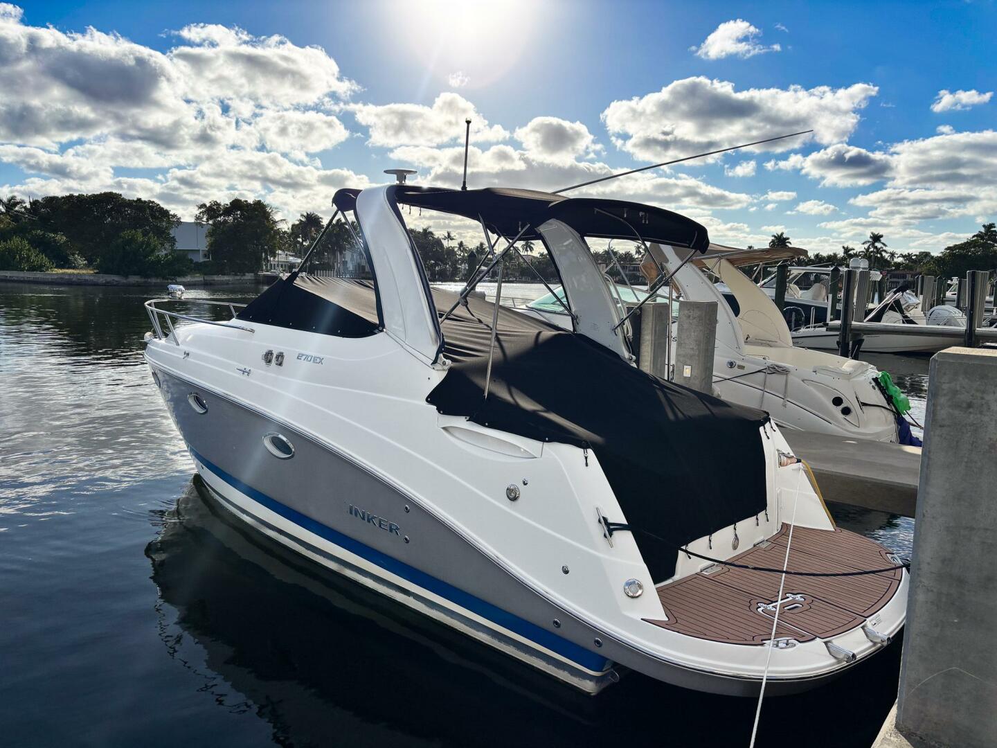 Rinker 270 Express Cruiser - Photo 22