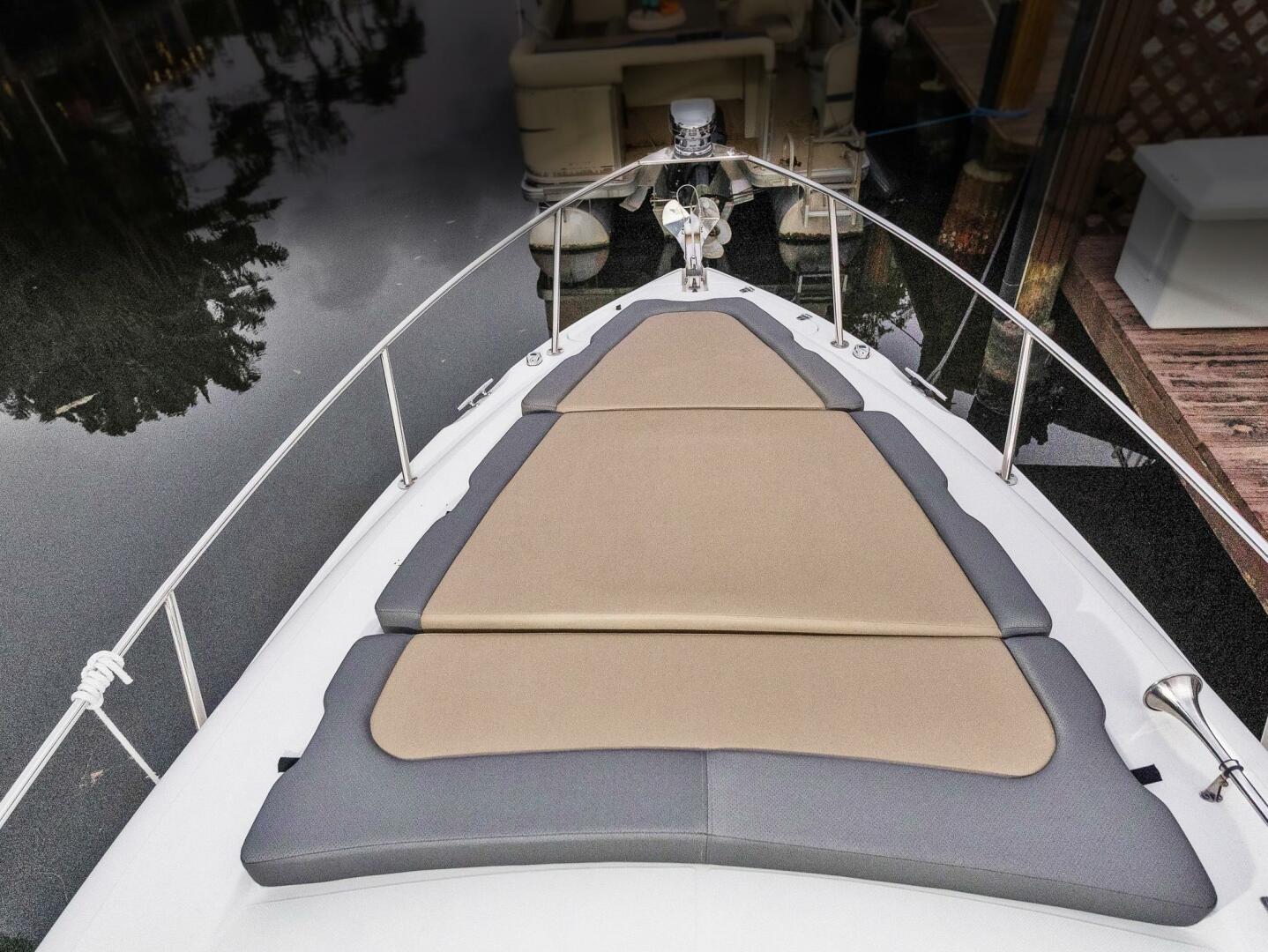 Rinker 270 Express Cruiser - Photo 19